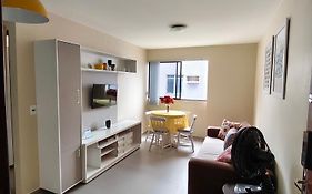 Apartamento com piscina a uma quadra da praia de jatiuca